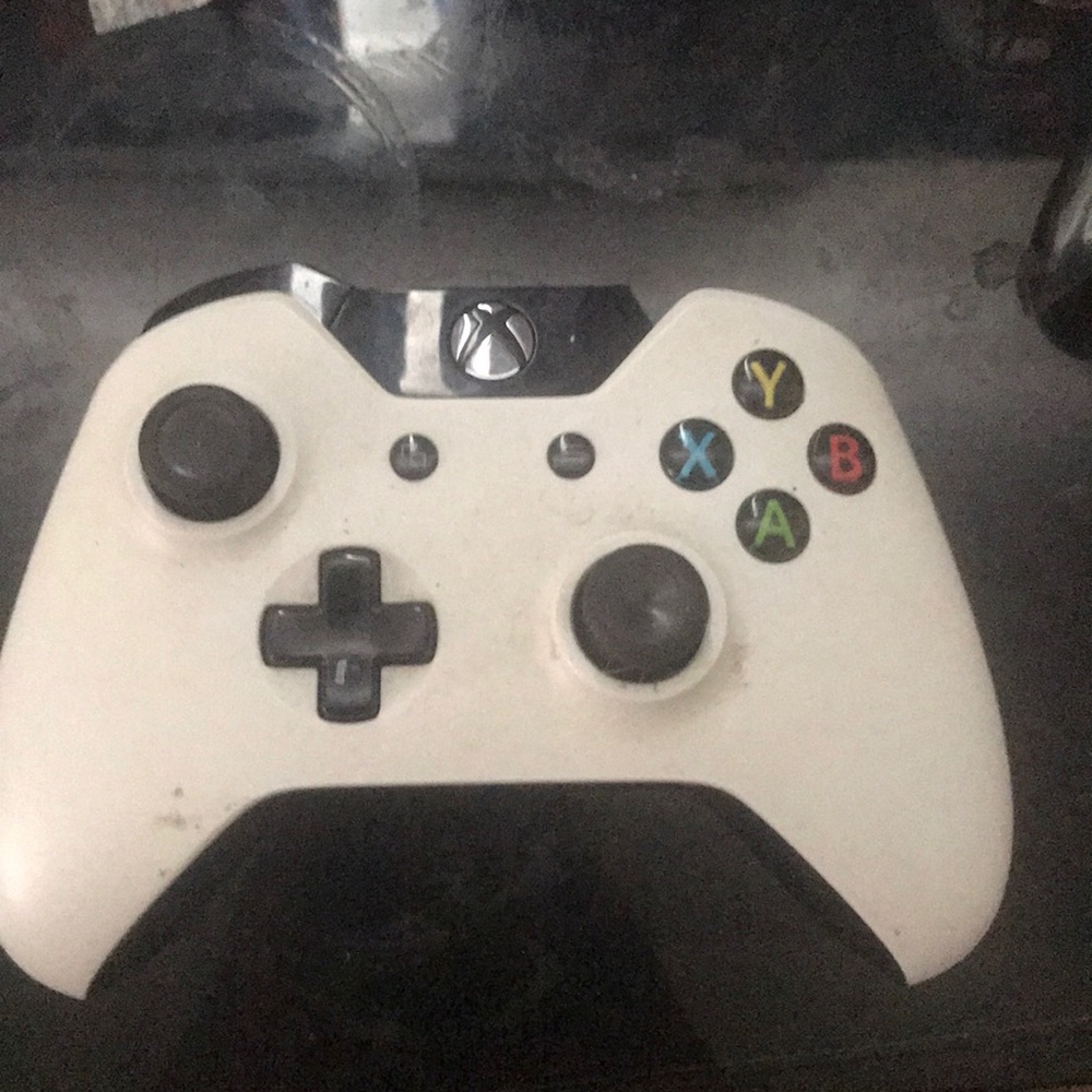 Xbox controller - Picture 3 of 3